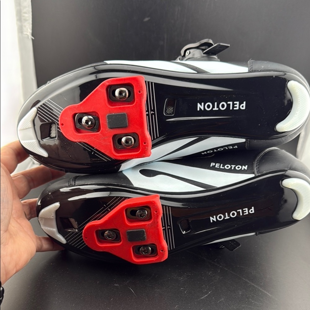 Unisex Peloton Cycling Shoes size 39 - Picture 5 of 5